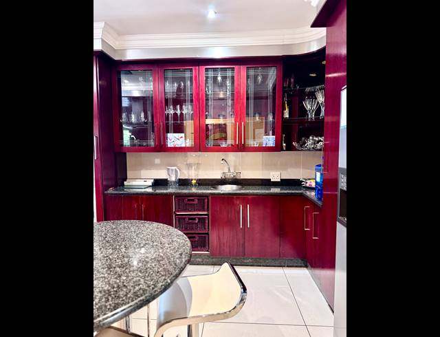 4 BEDROOM FREEHOLD FOR SALE IN WATERKLOOF RIDGE